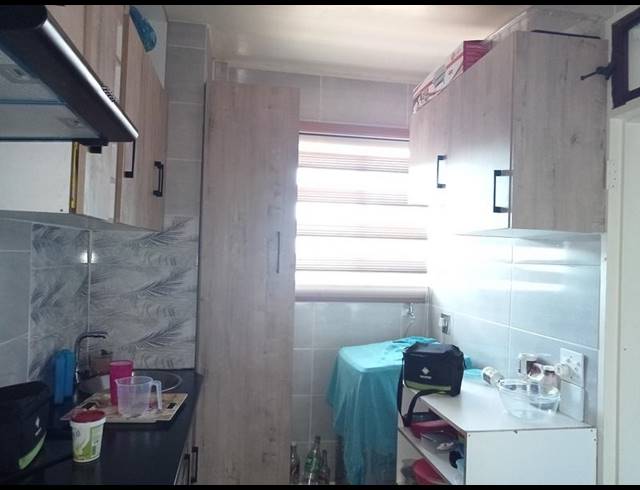 2 BEDROOM APARTMENT FOR SALE IN VANDERBIJLPARK CW 2